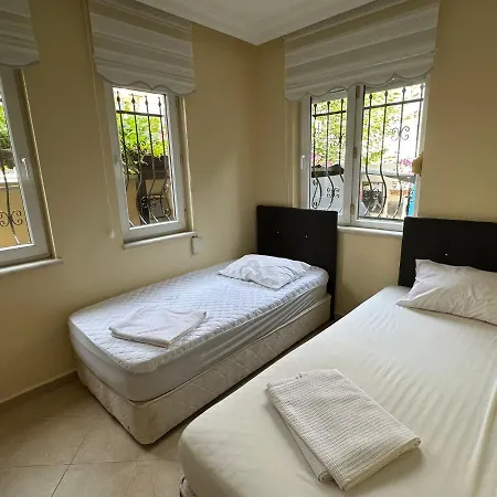 Marla Apartament Side